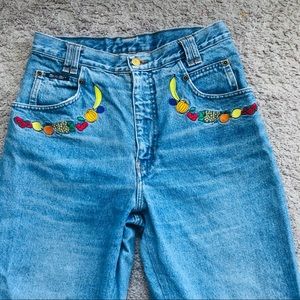 ULTIMATE MOM JEANS Vintage Embroidered Fruits Tapered Mom Jeans